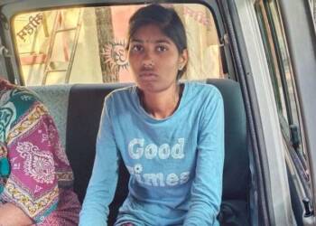 Girl-fought-with-Leopard