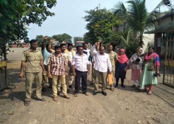 आगार व्यवस्थापकाची दादागिरी