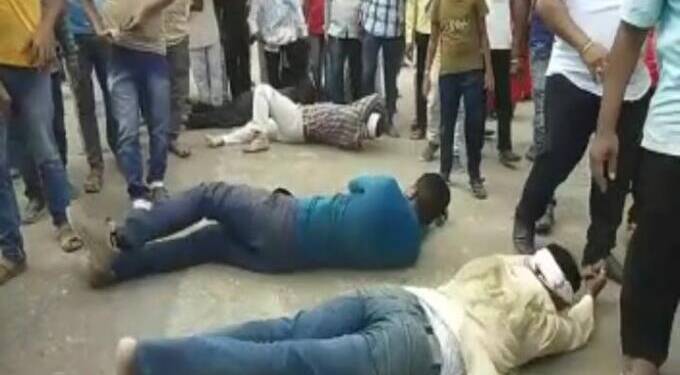 अनोख लोटांगण आंदोलन,कुठे घडले हे आंदोलन