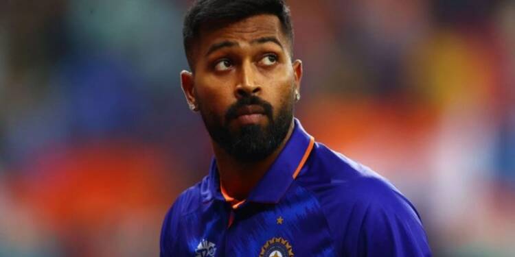 हार्दिक पांड्या अडचणीत, कस्टम विभागाने ५ कोटींची दोन घड्याळे केली जप्त