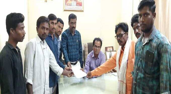 हद्दीमध्ये समाविष्ट केले , मग सुविधा दया ! पांढरी येथील नागरिकांची तेल्हारा पालिकेकडे मागणी