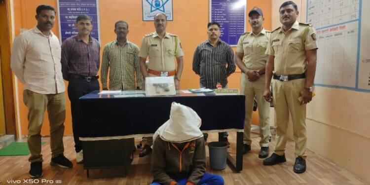 ब्रेकिंग – अकोला जिल्ह्यात संवेदनशील वातावरणात ठाणेदार फड यांची दबंग फडगिरी एकास देशी कट्ट्यासह अटक