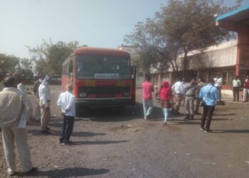 рддрдЧрдбрд╛ рдкреЛрд▓реАрд╕ рдмрдВрджреЛрдмрд╕реНрдд рдЕрди рд▓рд╛рд▓рдкрд░реА рдЕрдХреЛрд▓рд╛ рдЕрдХреЛрдЯ рдзрд╛рд╡рд▓реА рд▓рд╛рд▓рдкрд░реАрд▓рд╛ рдмрдШрдгреНрдпрд╛рд╕рд╛рдареА рдПрдХрдЪ рдЧрд░реНрджреА,рдХрд╛рд╣реА рдХрд╛рд│ рддрдгрд╛рд╡