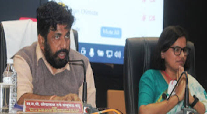 पाणंद रस्त्यांमुळे होईल परिपूर्ण विकास- पालकमंत्री ना. बच्चू कडू ; पाणंद रस्त्यांच्या १०७ तर स्मशान भुमी ओट्यांच्या ११२ कामांना सुरुवात