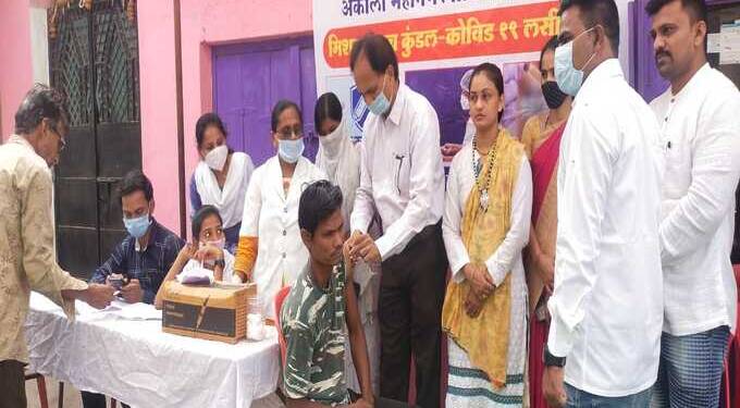 अकोल्यातील गुळजारपूरा येथे कोविड-19 लसीकरण शिबीरात २५२ नागरिकांचे लसीकरण