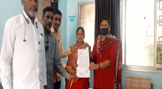 तळेगाव बाजार येथील जिल्हा परिषद शाळेत शिक्षकांची पदे त्वरित भरा, पालकांची मागणी