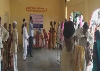 बोर्डी येथे भव्य नेत्रतपासणी व मोफत मोतिबिंदू शिबीर संपन्न