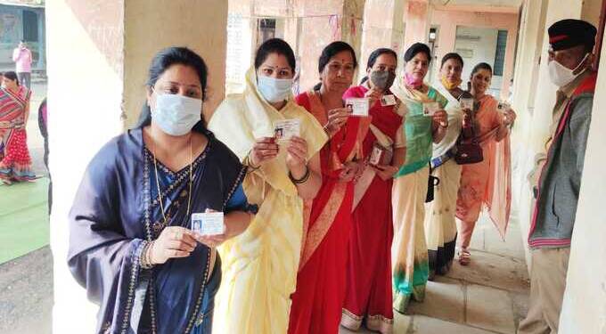 विधानपरिषद मतदान फोटो (1)