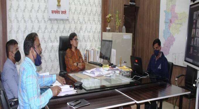 कोविड नियंत्रणः सर्व यंत्रणांनी समन्वयाने काम करावे- जिल्हाधिकारी निमा अरोरा