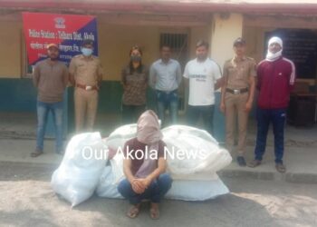 рддреЗрд▓реНрд╣рд╛рд▒реНрдпрд╛рдд рдЧреБрдЯрдЦрд╛ рд╡рд┐рдХреНрд░реЗрддреНрдпрд╛рдЪреНрдпрд╛ рдШрд░рд╛рд╡рд░ рдЙрдкрд╡рд┐рднрд╛рдЧреАрдп рдкреЛрд▓реАрд╕ рдЕрдзрд┐рдХрд╛рд░реА рд░рд┐рддреВ рдЦреЛрдХрд░ рдпрд╛рдВрдЪрд╛ рдЫрд╛рдкрд╛, рдкрд╛рд╡рдгреЗрджреЛрди рд▓рд╛рдЦрд╛рдЪреНрдпрд╛ рдЧреБрдЯрдЦреНрдпрд╛рд╕рд╣ рдПрдХ рдЖрд░реЛрдкреА рдЕрдЯрдХреЗрдд