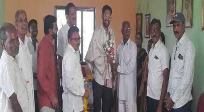 स्पर्धा परीक्षेत यश मिळविलेल्या विद्यार्थ्यांचा सत्कार