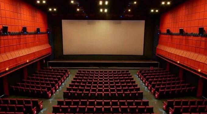 कोरोना निर्बंध : पूर्ण क्षमतेने सिनेमागृहे, उपाहारगृहे सुरू होणार