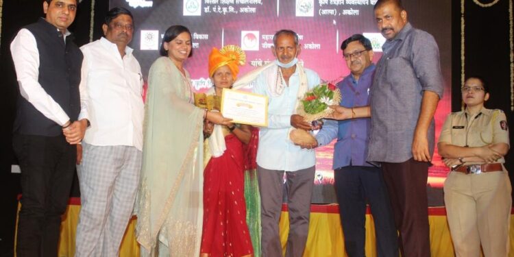 महिला बचतगटांद्वारे निर्मित उत्पादनांच्या विक्रीसाठी मॉल उभारणार-पालकमंत्री ना. ओमप्रकाश उर्फ बच्चू कडू