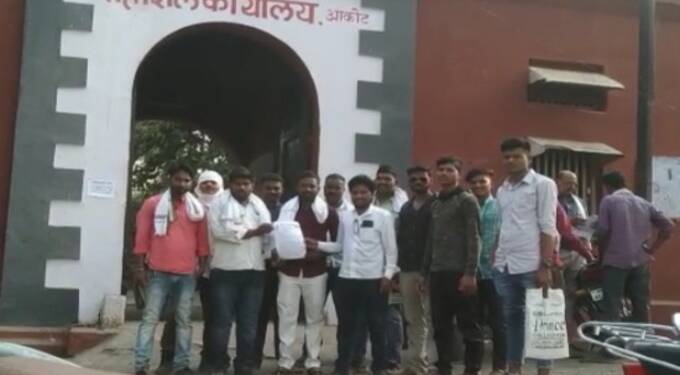 घरकुल मंजुरातीच्या नावाखाली नागरिकांची लूट करणाऱ्या दलालावर कारवाई करा भारिपची मागणी