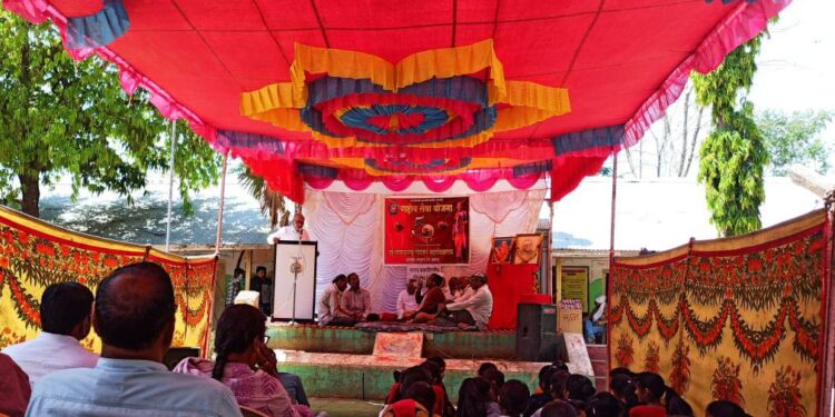 “डॉ. गोपाळराव खेडकर महाविद्यालय येथील राष्ट्रीय सेवा योजनेच्या विशेष शिबिराचे उद्घाटन”