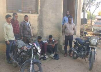 अकोट- हरणाची शिकार करून मास विक्री करणारे दोघे वनविभागाच्या जाळ्यात