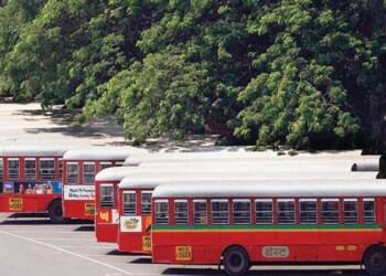 मुंबई : सलग दुसऱ्या दिवशी प्रवाशांचे हाल, बेस्टच्या कर्मचाऱ्यांनी बसेस ठेवल्या बंद