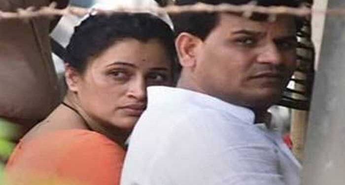 राणा दाम्पत्याची कानउघडणी करत मुंबई उच्च न्यायालयाने गुन्हा रद्द करण्याची याचिका फेटाळली !