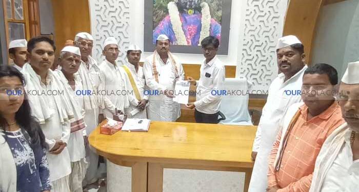 विठ्ठल मंदिर समितीचे कोट्यावधी रूपये वाचवण्यासाठी महाराष्ट्रातील वारकऱ्यांना निस्वार्थ सेवेची संधी द्यावी – विश्व वारकरी सेना