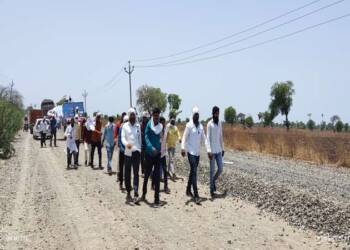 рд░рдЦрд░рдЦрддреНрдпрд╛ рдЙрдиреНрд╣рд╛рдд рддреЗрд▓реНрд╣рд╛рд░рд╛ рд╡рдВрдЪреАрдд рдмрд╣реБрдЬрди рдЖрдШрд╛рдбреАрдЪреНрдпрд╛ рд╡рддреАрдиреЗ рдЖрддреНрдордХреНрд▓реЗрд╢ рдкрджрдпрд╛рддреНрд░рд╛ !