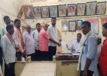 अकोट बाजार समितीत नाफेडची हरभऱ्याची खरेदी बंद! बंद विरोधात शिवसेनेचा एल्गार… खरेदी अभावी अंदाजे सुमारे ५ कोटी ४० लाख रुपयांचा शेतकऱ्यांचा हरभरा पडुन