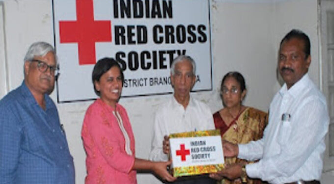 ‘रेडक्रॉस’ तर्फे आरोग्य यंत्रणांना ऑक्सिमिटर वाटप