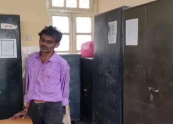 लोकांकडं पैशांची भीक मागणारा व्यक्ती निघाला करोडपती, 10 वर्षांपासून काढला नाही पगार!