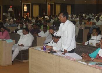 जिल्हा नियोजन समिती बैठक; आरोग्य, शिक्षण क्षेत्रातील सुविधा विकासासाठी एकत्र यावे- पालकमंत्री बच्चू कडू