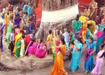 द अकोला पॅटर्न- विधवांना सार्वजनिक ठिकाणी वटपौर्णिमा पुजनाची मान्यता द्यावी “स्वामिनी पॅटर्न” राज्यभर राबविण्याची शासनाकडे मागणी