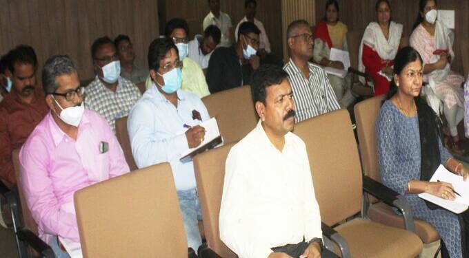 जिल्हा कृतीदल बैठक कोविड लसीकरण सत्रांचे गावनिहाय नियोजन करा- जिल्हाधिकारी निमा अरोरा