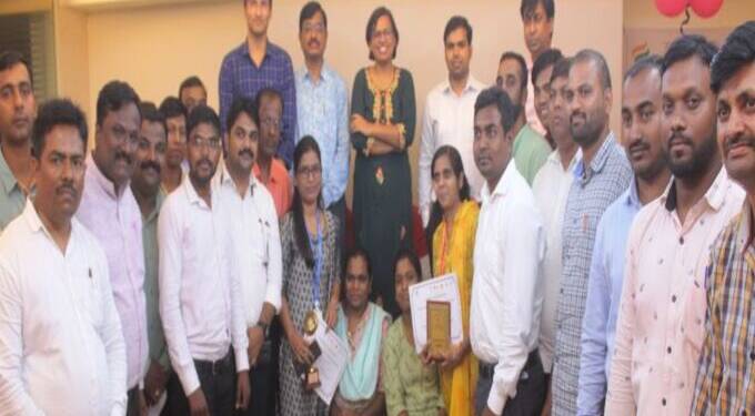 महिला बचतगटांना कर्ज; अकोला जिल्हा राज्यात दुसऱ्या क्रमांकावर संघटीत प्रयत्नातून होईल ग्रामीण भागात परिवर्तन- जिल्हाधिकारी निमा अरोरा