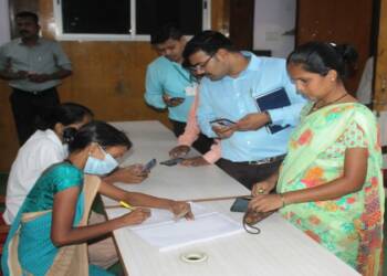 महसूल विभागातील 61 फ्रंट लाईन वर्कर्सने घेतला प्रिकॉशन डोस