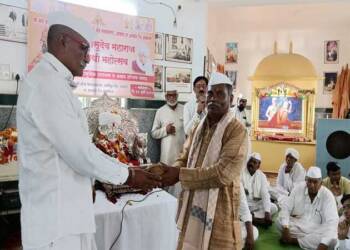 श्री संत वासुदेव महाराज ज्ञानपीठ संस्थेच्या वतीने गजानन हरणे यांचा सत्कार