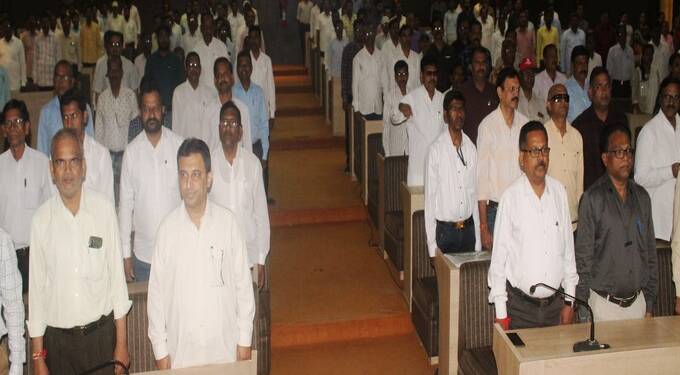 स्वातंत्र्याचा अमृत महोत्सव; जिल्हाधिकारी कार्यालयात ‘समुह राष्ट्रगीत गायन’ उत्साहात