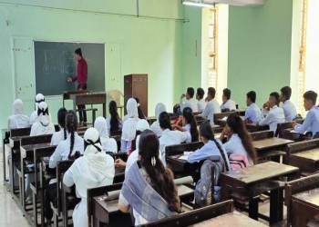 श्री. शिवाजी महाविद्यालयामध्ये स्वयंशासन पद्धतीने विद्यार्थ्यांनी प्राध्यापक म्हणून घेतल्या वर्गांमध्ये तासिका