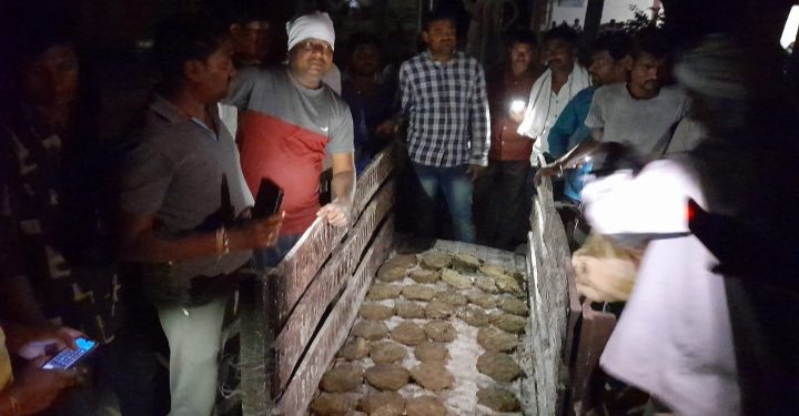 विदर्भात नावारूपास आलेल्या वैकुंठधामाची दुरवस्था,मोबाईलच्या टॉर्चवर अंतीमसंस्कार