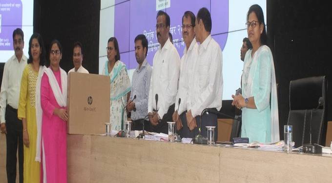 अकोला जिल्हाधिकार्यालयास सुंदर म