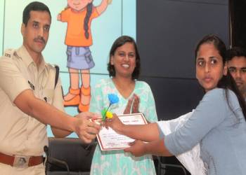 गुणवंत बालकांचा सत्कार