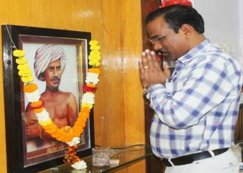 बिरसा मुंडा जयंतीनिमित्त अभिवादन