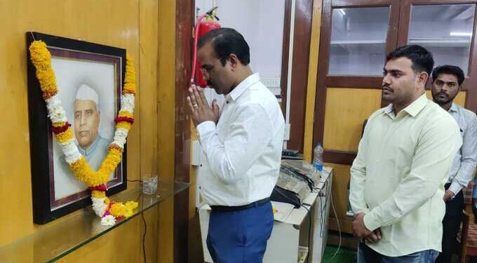 जयंतीनिमित्त अभिवादन