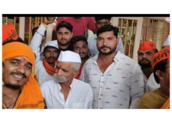 हिंदुत्व वादी संघटने कडून पातूर येथे गुरुवर्य संभाजी भिडे गुरुजी यांचे जल्लोषात स्वागत