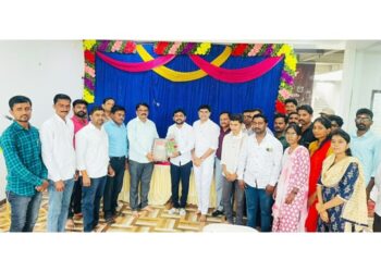 उपकार्यकारी अभियंता संतोष खुमकर यांचा सत्कार तांत्रिक कामगार युनियन व विविध संघटनाचा पुढाकार