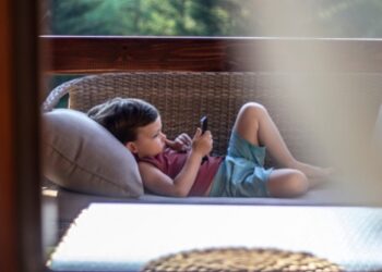 सावधान ! मोबाईलमुळे मुलांना लागतेय गेमिंग डिसऑर्डरचे व्यसन