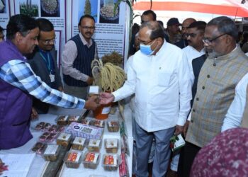 राज्यस्तरीय कृषी प्रदर्शनाचा समारोप विदर्भातील शेतकऱ्यांसाठी नवसंजीवनी ठरेल असे तंत्रज्ञान विकसित करा