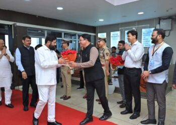 हिवाळी अधिवेशनासाठी मुख्यमंत्री व उपमुख्यमंत्री यांचे नागपुरात आगमन