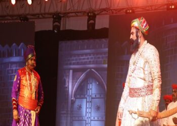 अकोला महासंस्कृती गीतरामायण व शिवसोहळ्याने अकोलेकर मंत्रमुग्ध