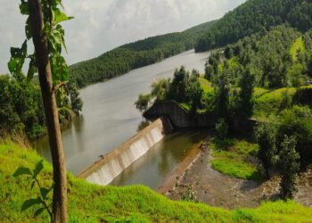 पातुर तलावाचे नदीपात्रात पाणी सोडण्याची ग्रामस्थांची मागणी