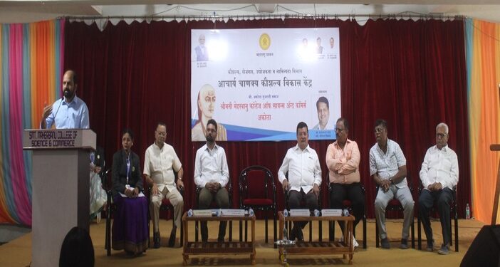 प्रधानमंत्री नरेंद्र मोदी यांच्या हस्ते ऑनलाईन लोकार्पण जिल्ह्यात 14 आचार्य चाणक्य कौशल्य विकास केंद्रांचा शुभारंभ