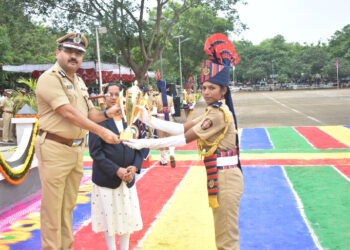 नवीन फौजदारी कायद्याचे प्रशिक्षण घेऊन 737 महिला प्रशिक्षणार्थी सेवेत पोलीस प्रशिक्षण केंद्रात दीक्षांत संचलन समारंभ