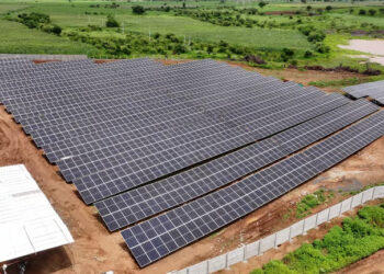 लवकरच शेतकरी करतील विजेची शेती! उपमुख्यमंत्री फडणवीस यांची अपलातून कल्पना